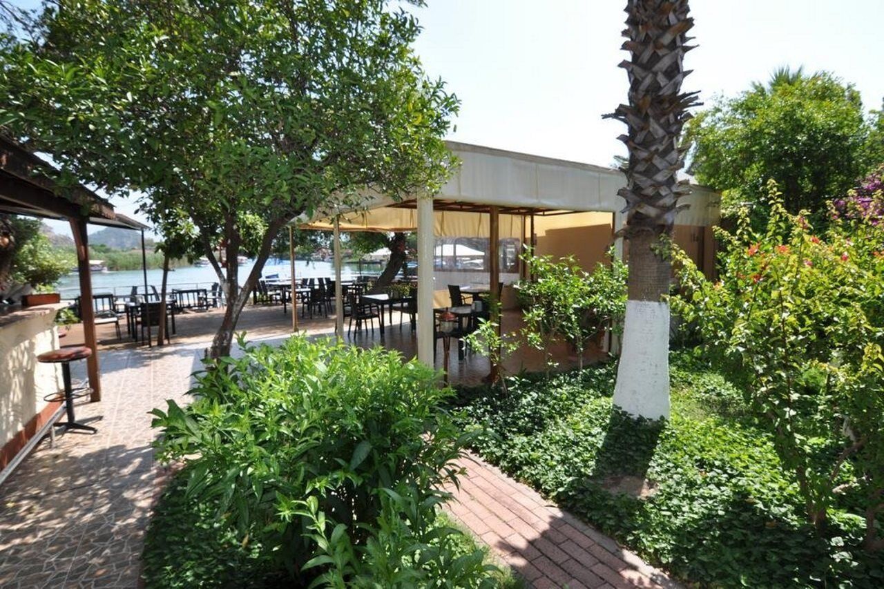 Longhouse Inn Hotel Dalyan Exteriér fotografie